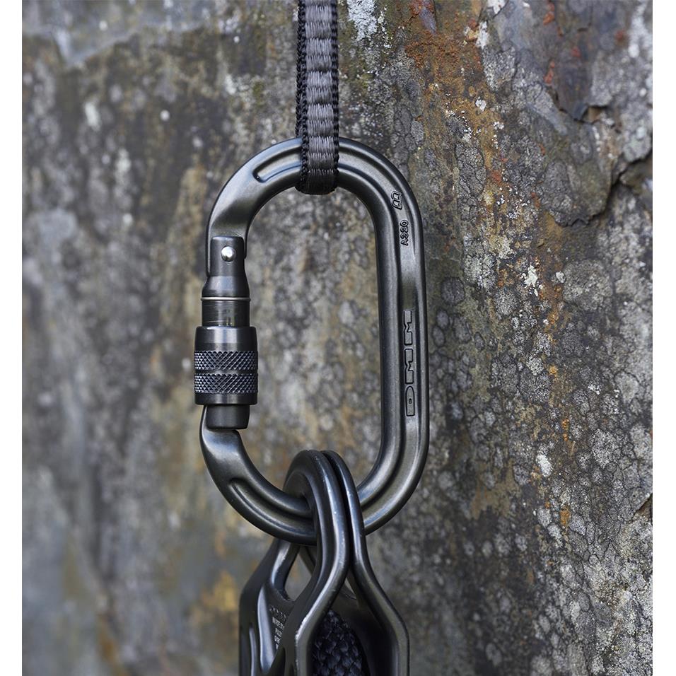 Action shot 2 of the Ultra O screwgate carabiner