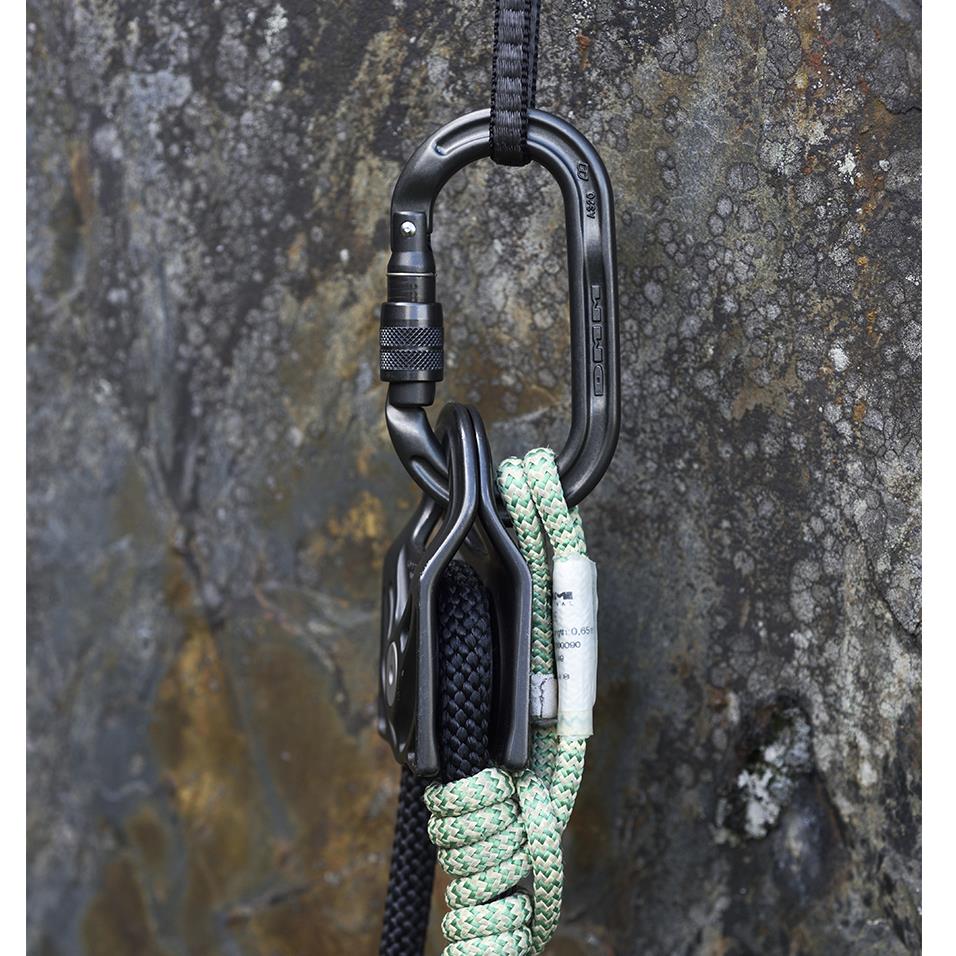 Action shot of the ultra O carabiner